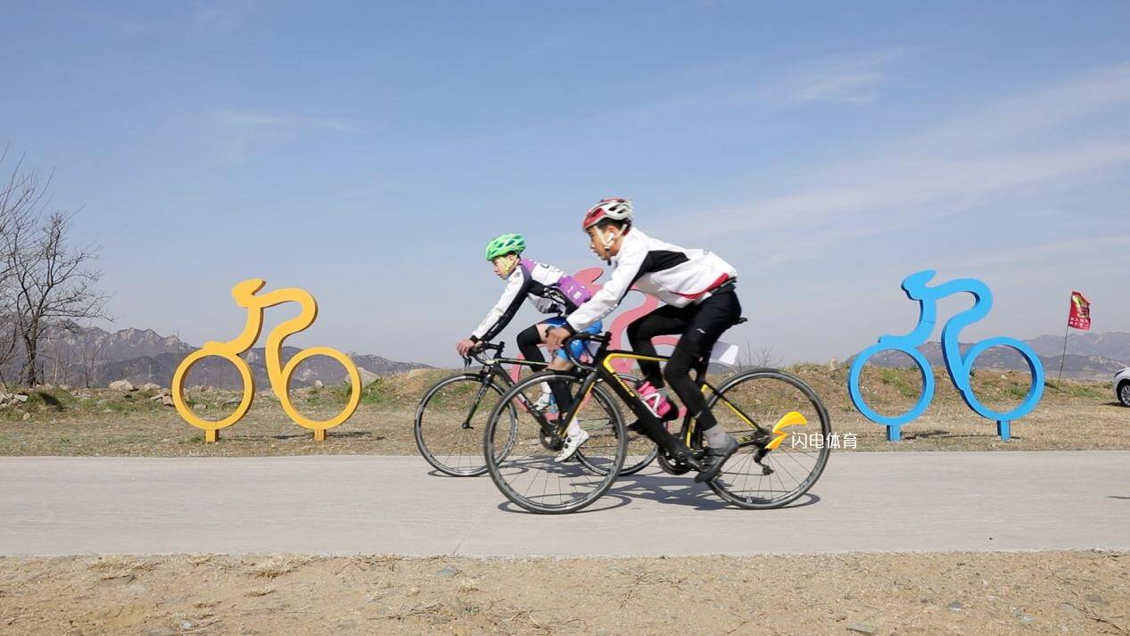 球迷振奋 球迷振奋