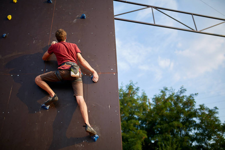 至激烈控诉 至激烈控诉